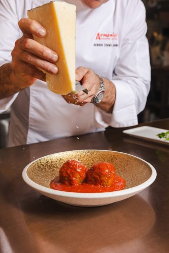 Armenio_photo_vertical_060